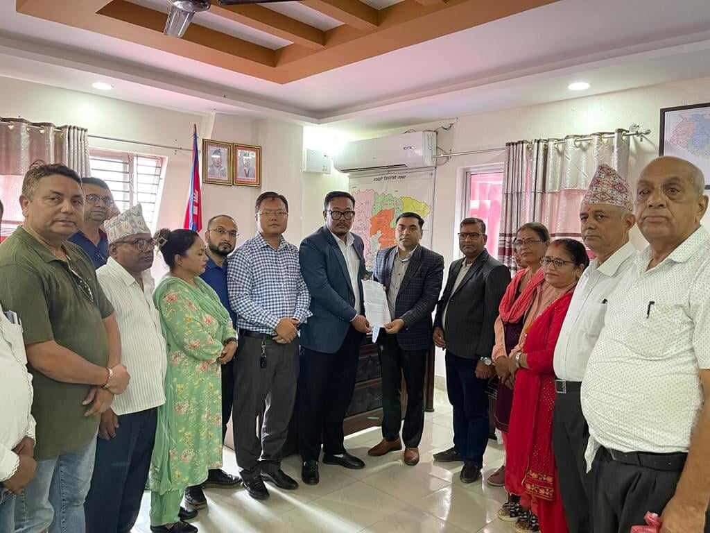 सामूदायिक विद्यालय व्यवस्थापन समिति महासंघ रुपन्देहीद्वारा जिल्ला प्रशासनमा ज्ञापनपत्र