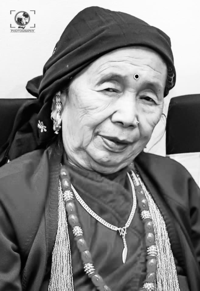 कलाकार दीपक थापा माइथाने मगर मातृशोकमा