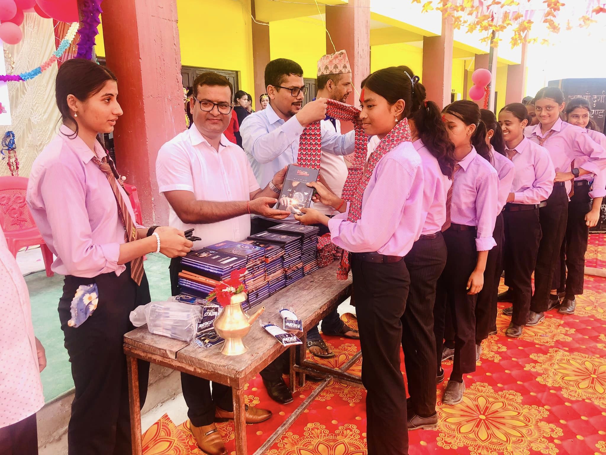 प्रगती नमुना माध्यमिक बिद्यालयमा कक्षा ११ का बिधार्थीहरुलाई स्वागत