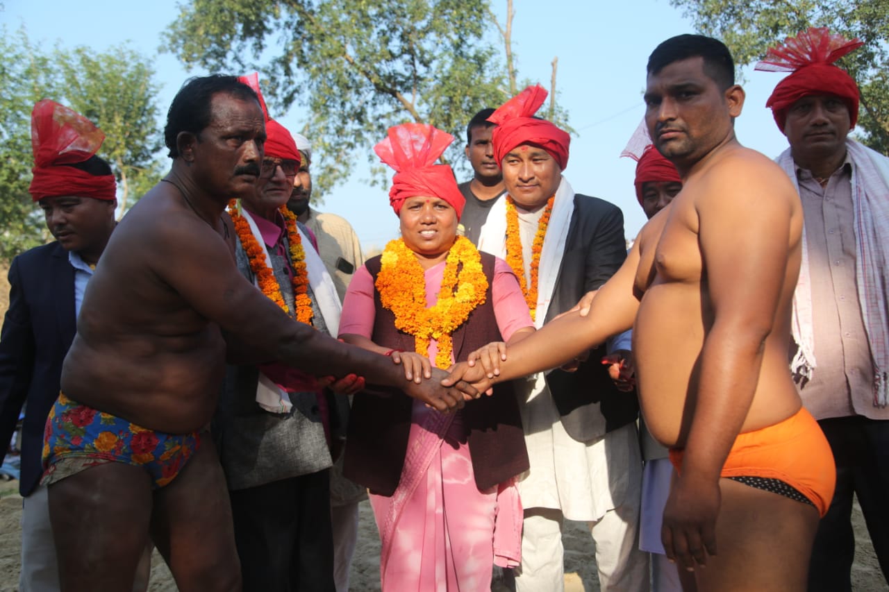 रुपन्देहीमा भएको कुस्तीवाज प्रतियोगितामा भए नेपालका बसन्त थापा च्याम्पियन