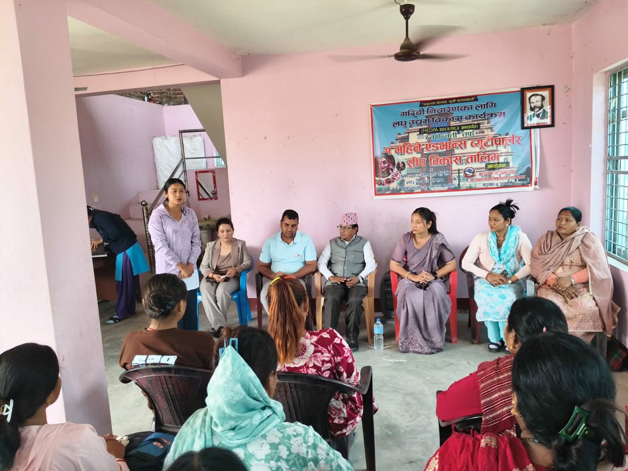 रुपन्देहीको कञ्चनमा गरिवी निवारणका लागि १ महिने एडभान्स व्युटीपार्लर तालिम शुरु