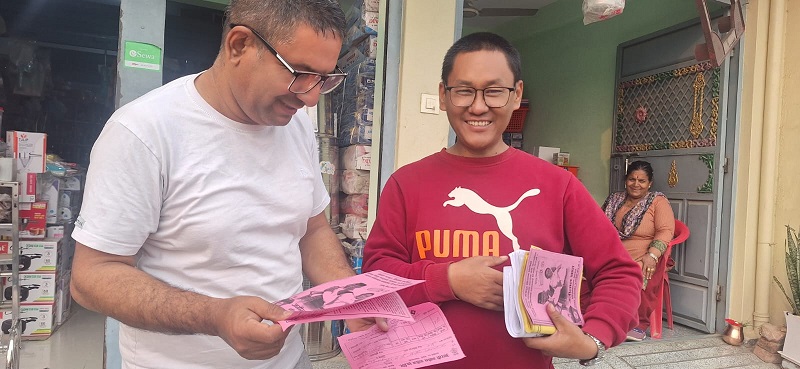 नेमकिपाका उमेद्वार थापा चुनावी प्रचार अभियान अन्तर्गत आफ्नो क्षेत्रका बिभिन्न स्थानहरुमा घरदैलोमा व्यस्त