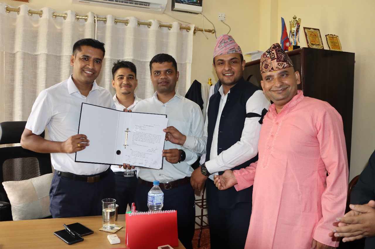 स्थानीय तहका कर्मचारीहरुको आन्दोलन अन्तर्गत कञ्चनमा पेनडाउन सहित कालो ब्यानर