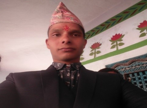 प्रेमिका हुन् उनी अँगालो हाल्न.................