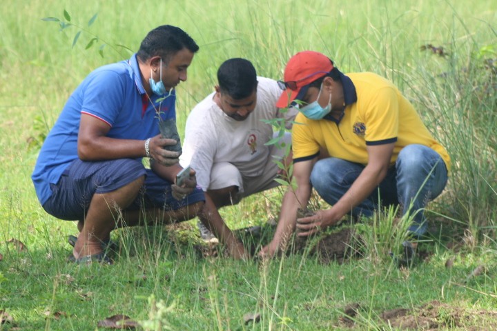 कञ्चन हरैया लायन्स क्लवद्धारा बृक्षारोपण ,स्वस्थ वातावरण निर्माण गर्नु क्लवको उद्धेश्य