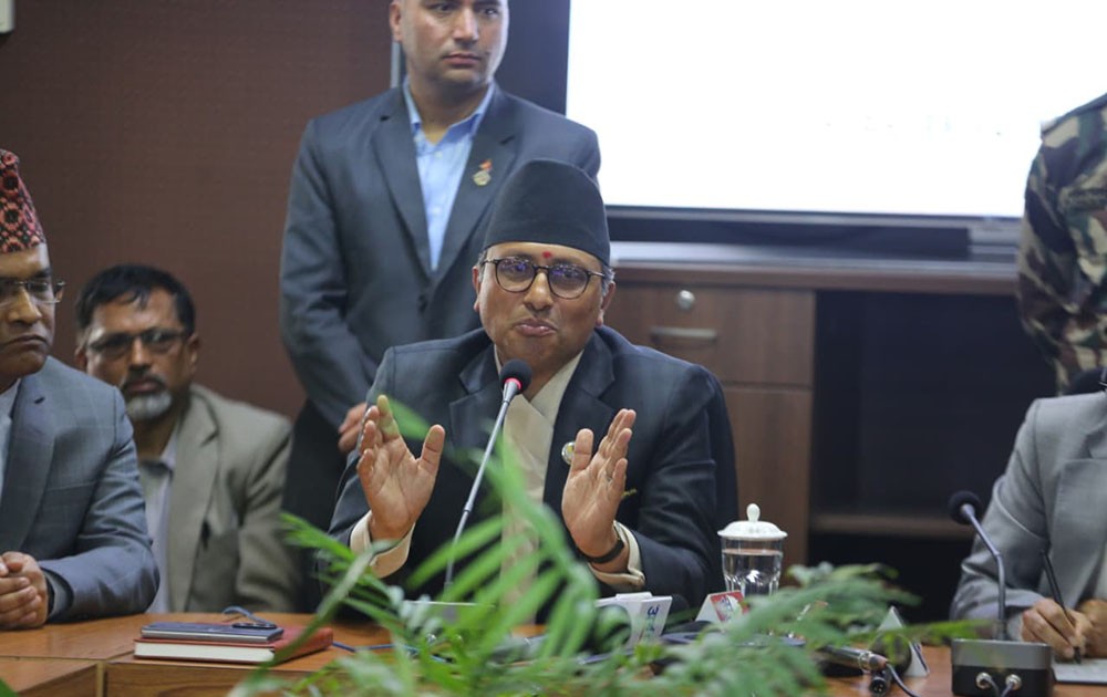 अर्थमन्त्री वाग्लेको एकसाता स् राजस्व वृद्धि र निजी क्षेत्रको मनोबल बढाउन केन्द्रित, मूल्यवृद्धिमा मौन