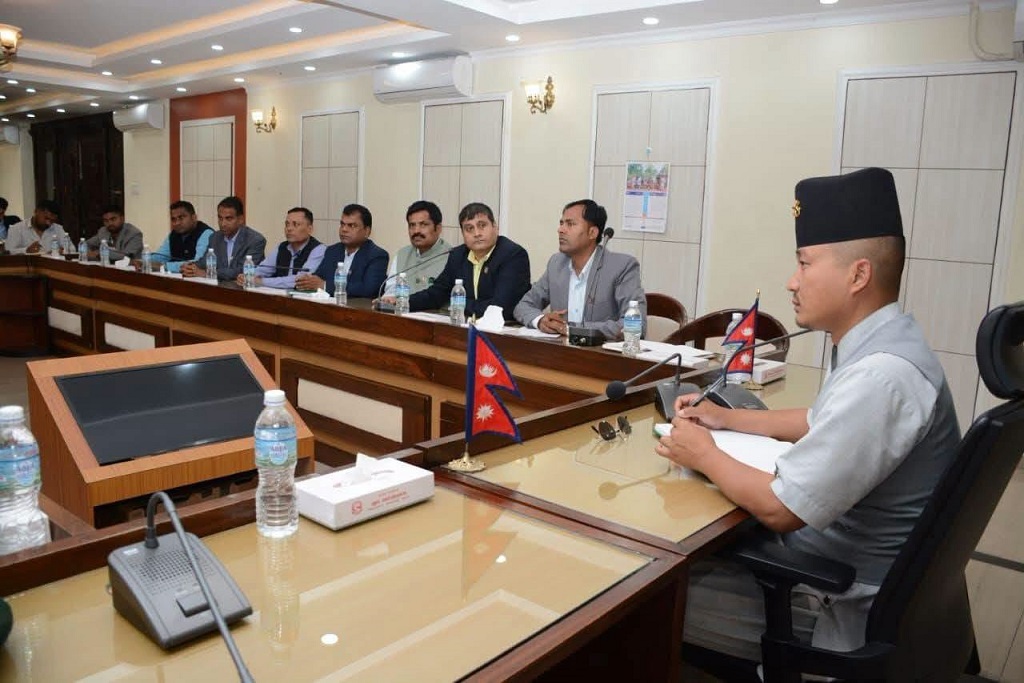 सीमावर्ती क्षेत्रमा कडाइप्रति सांसद तथा प्रदेश सभापति यादवको आपत्ति: